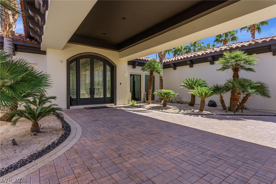 5016 Scenic Ridge Drive