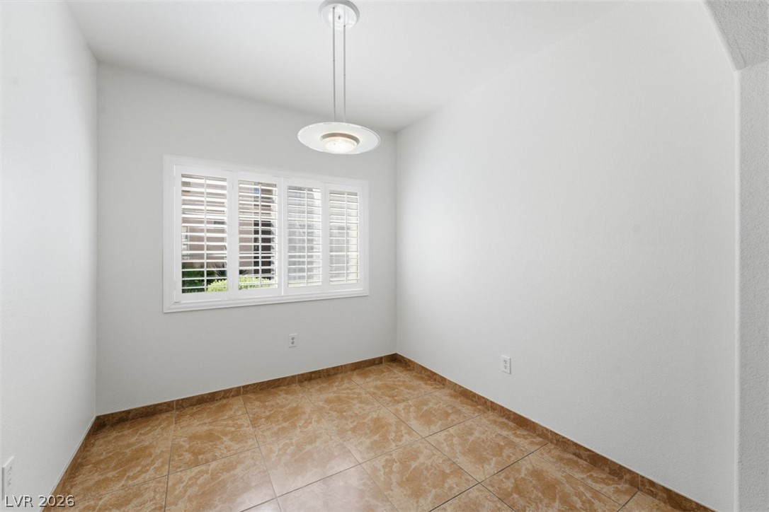 7400 W Flamingo Road 1090
