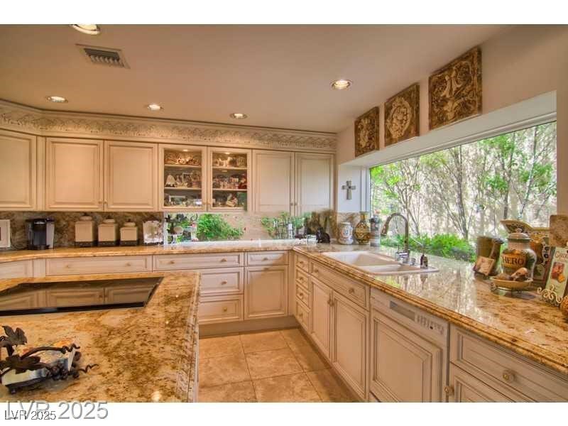 Las Vegas, Nevada 89113, United States, 3 Bedrooms Bedrooms, ,4 BathroomsBathrooms,Residential,Active,93947