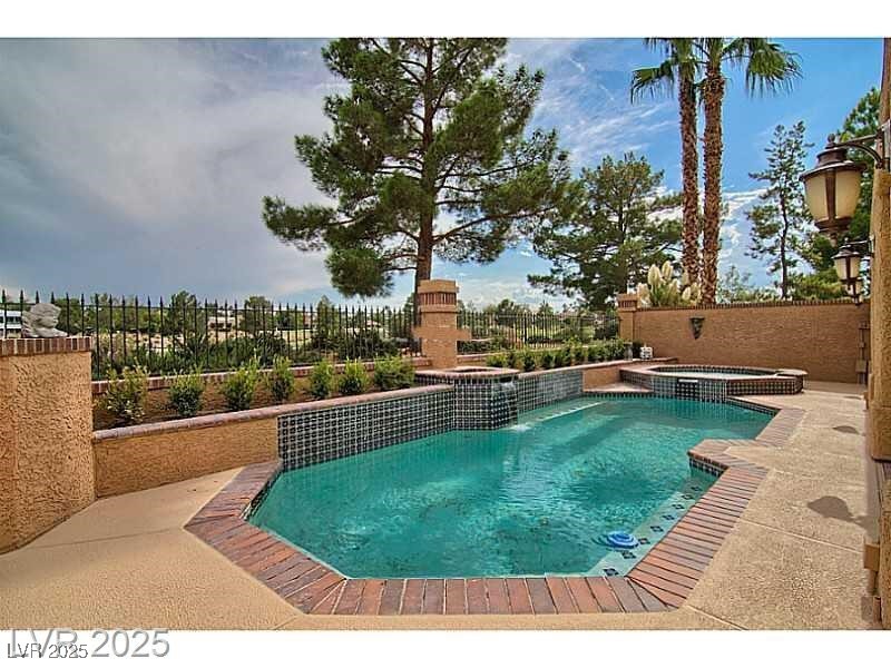 Las Vegas, Nevada 89113, United States, 3 Bedrooms Bedrooms, ,4 BathroomsBathrooms,Residential,Active,93947