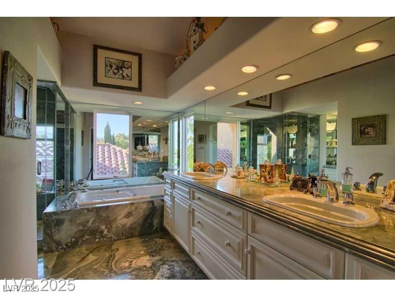Las Vegas, Nevada 89113, United States, 3 Bedrooms Bedrooms, ,4 BathroomsBathrooms,Residential,Active,93947
