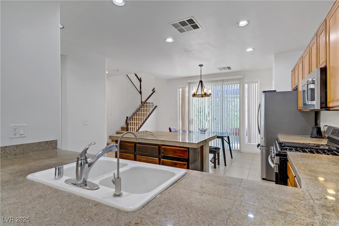 2851 Glistening Grove Avenue, Henderson, Nevada image 6