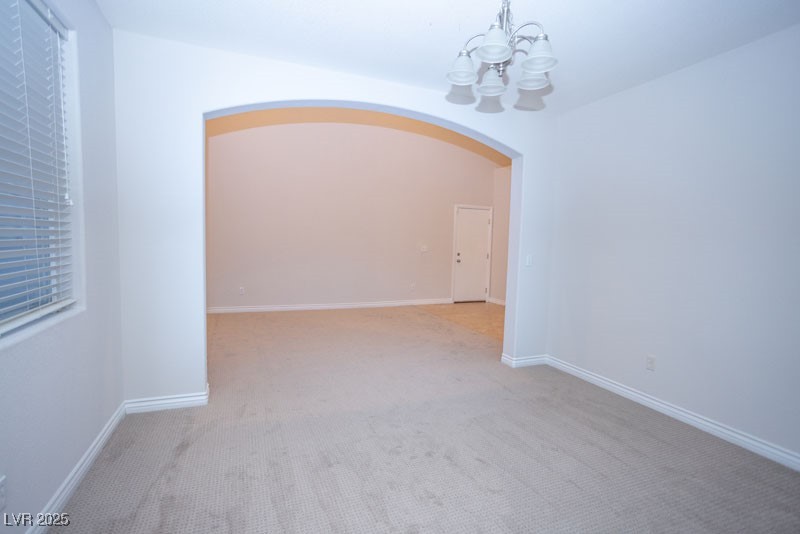 1113 E Hammer Lane