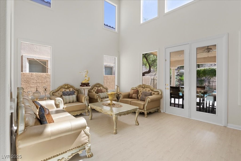 2901 Carmelo Drive