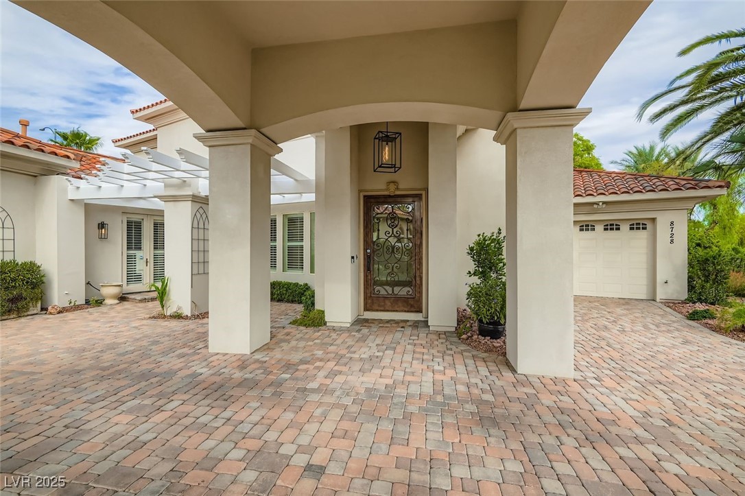 8728 Mesa Canogo Drive