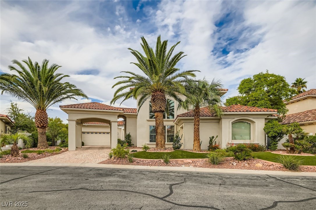8728 Mesa Canogo Drive