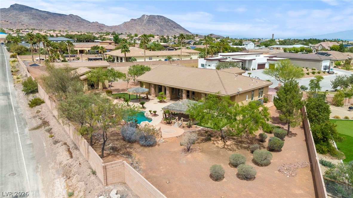 980 Twinspur Court