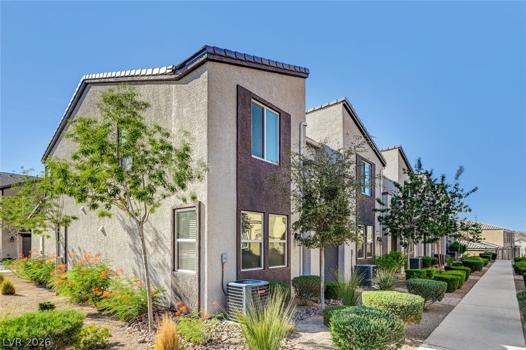 1201 Mission View Court