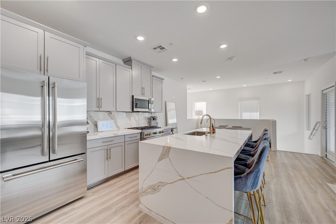 600 N Carriage Hill Drive 2084