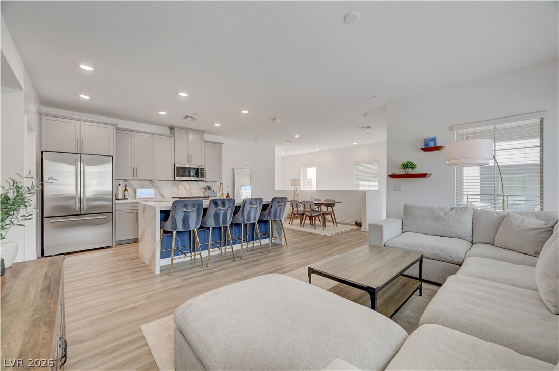 600 N Carriage Hill Drive 2084