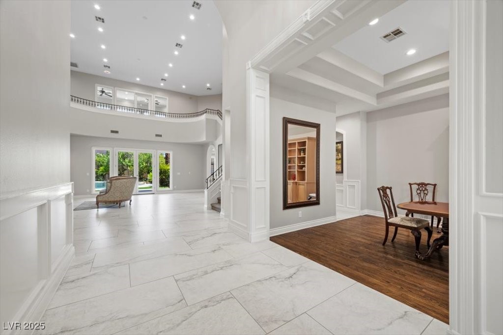 2338 Dolphin Court