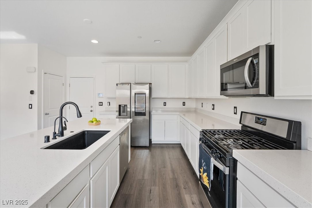 533 Sunny Pointe Street