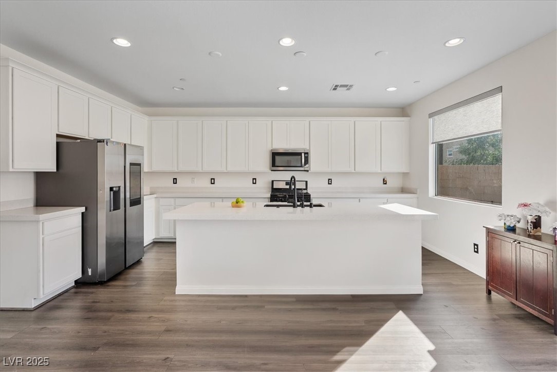 533 Sunny Pointe Street