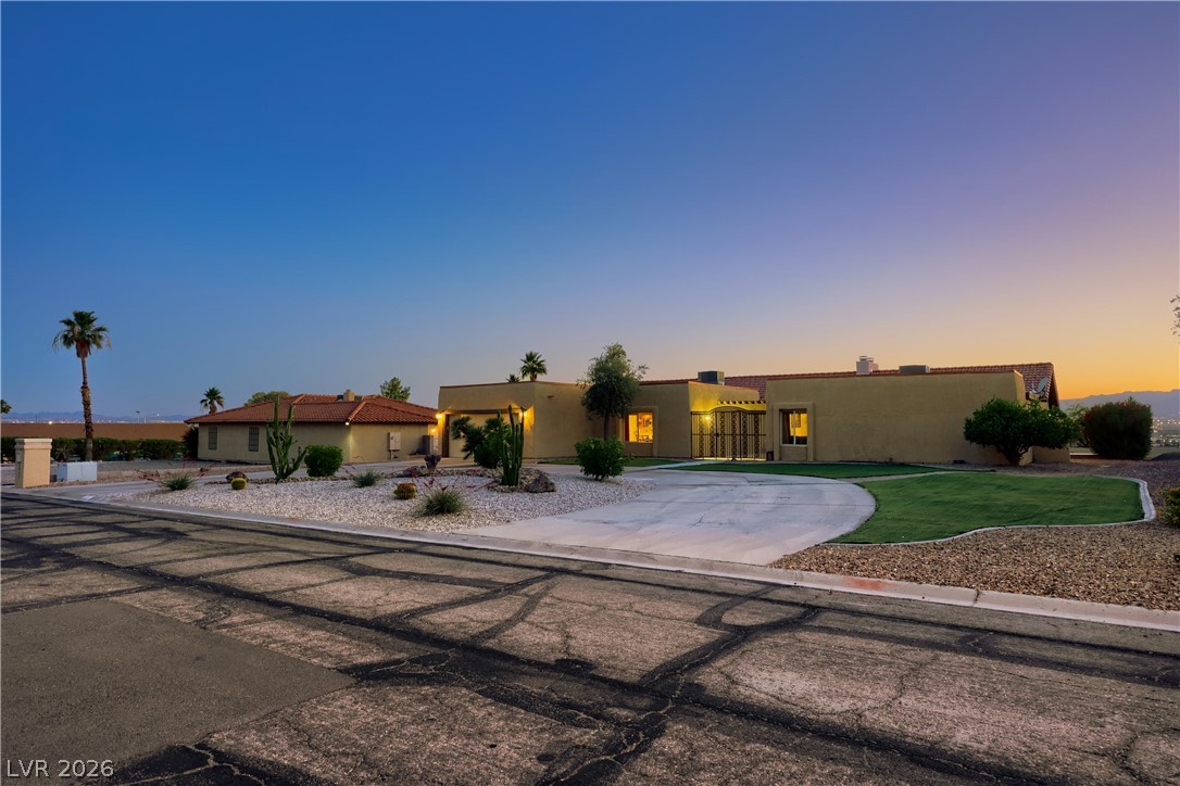 1027 Sidehill Way