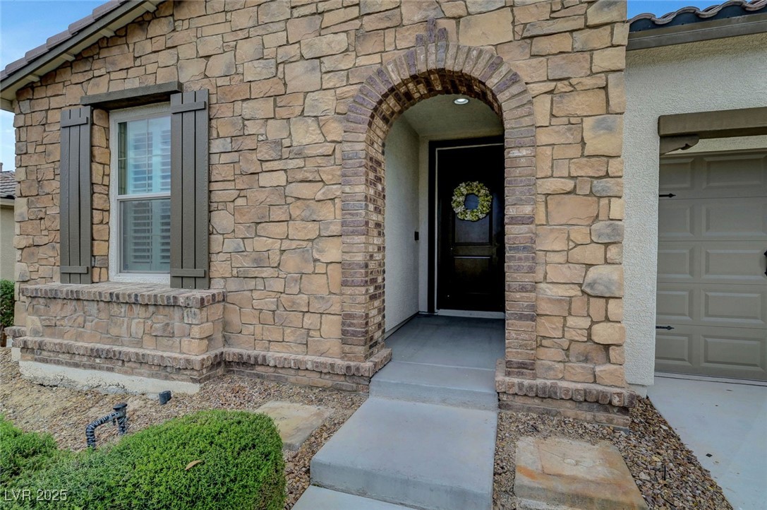 1005 Old Creek Way
