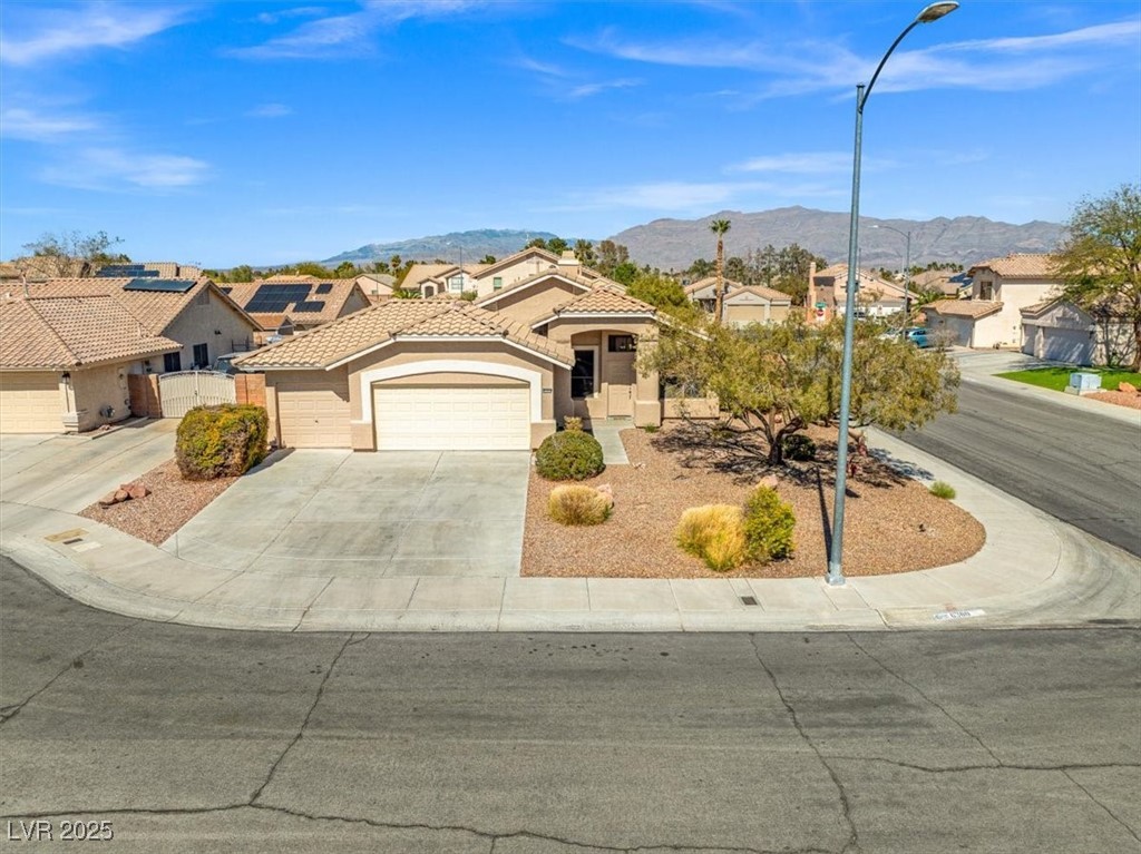 Las Vegas, Nevada 89130, United States, 3 Bedrooms Bedrooms, ,2 BathroomsBathrooms,Residential,Pending,83838