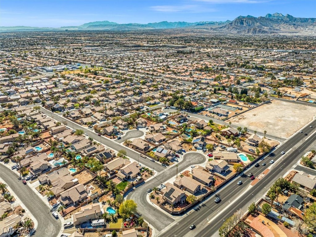 Las Vegas, Nevada 89130, United States, 3 Bedrooms Bedrooms, ,2 BathroomsBathrooms,Residential,Pending,83838