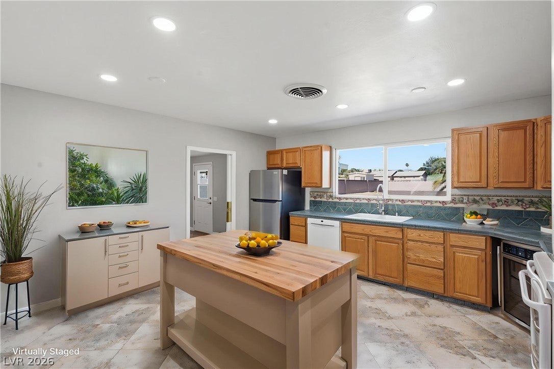 7989 Red Barn Drive