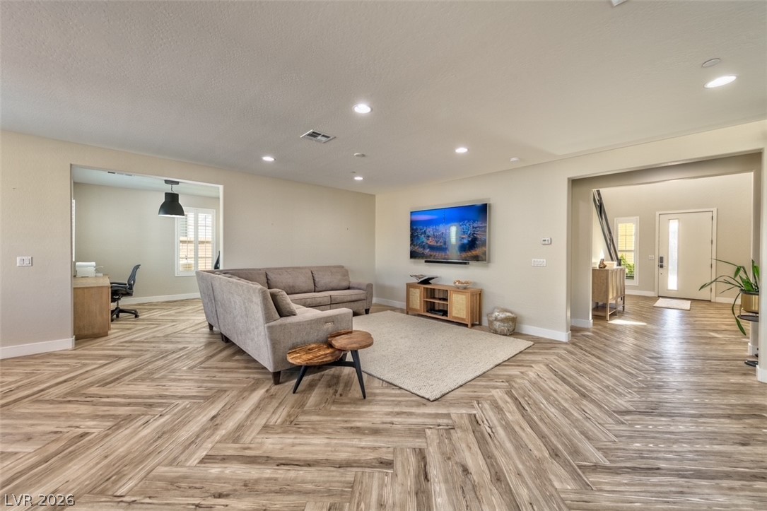 2992 Barrett Springs Avenue