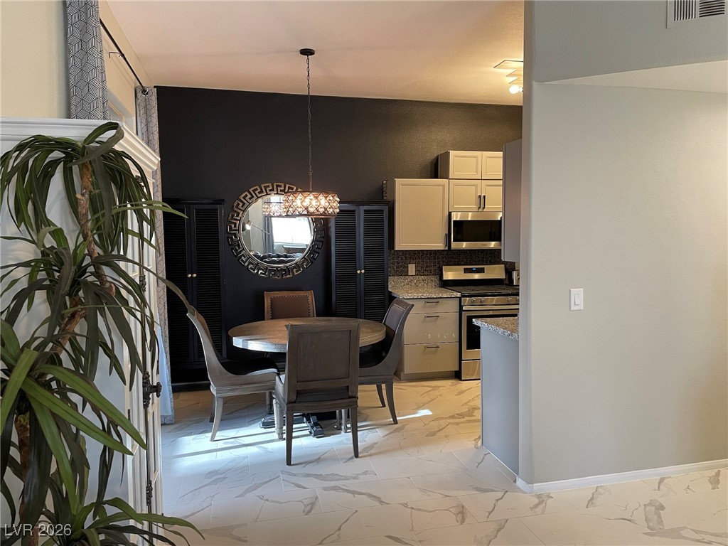 700 Carnegie Street 4112