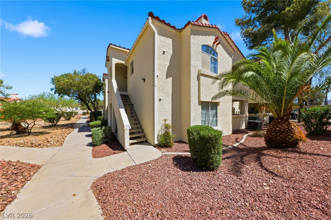 Properties 2 698 S Racetrack Road 1221