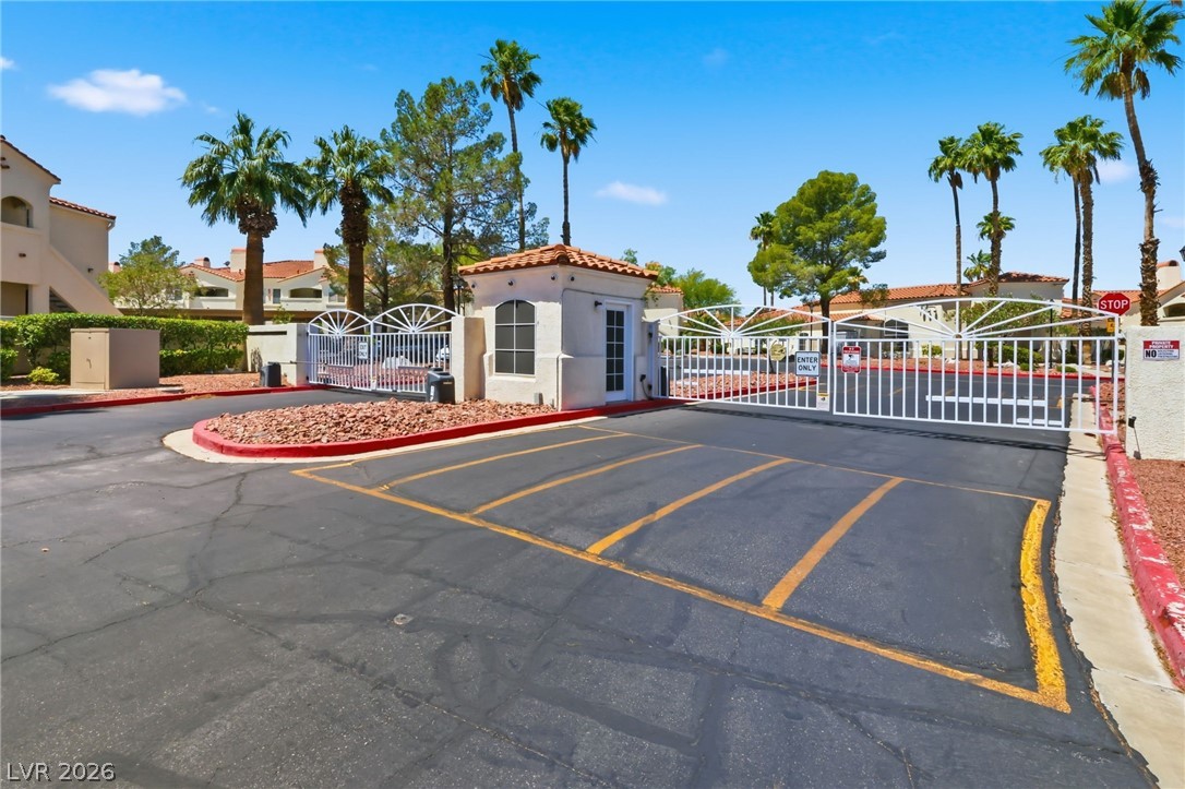 Properties 1 698 S Racetrack Road 1221