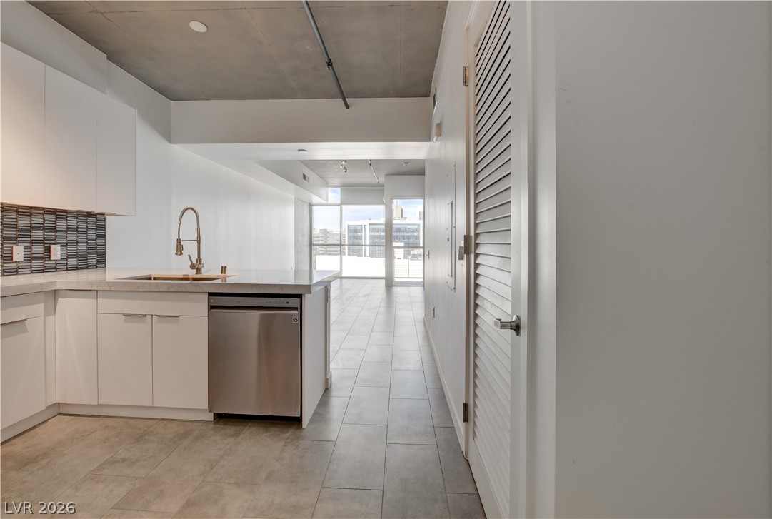 353 E Bonneville Avenue 904