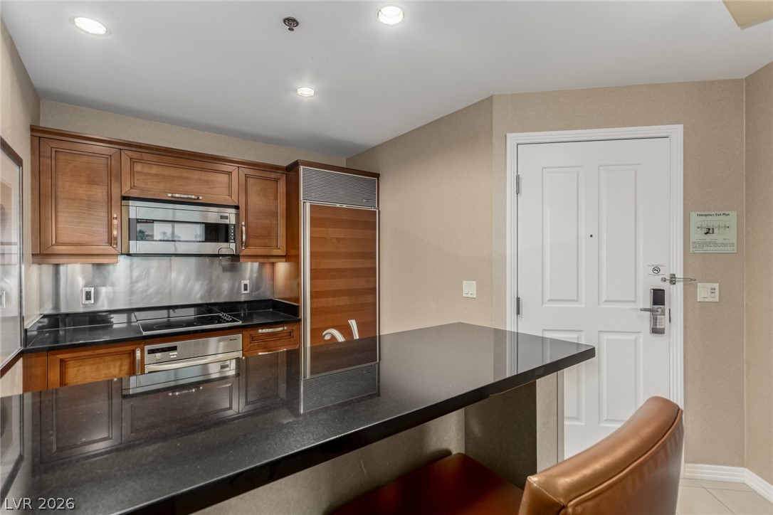 135 E Harmon Avenue 02702