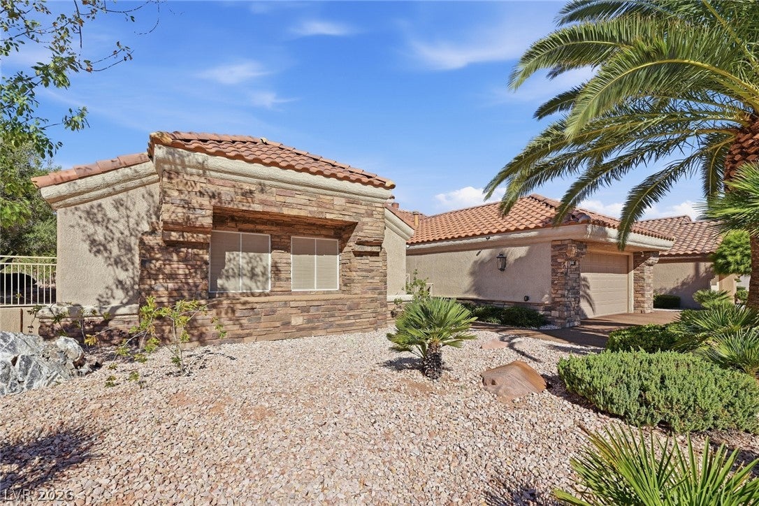 2829 Billy Casper Drive