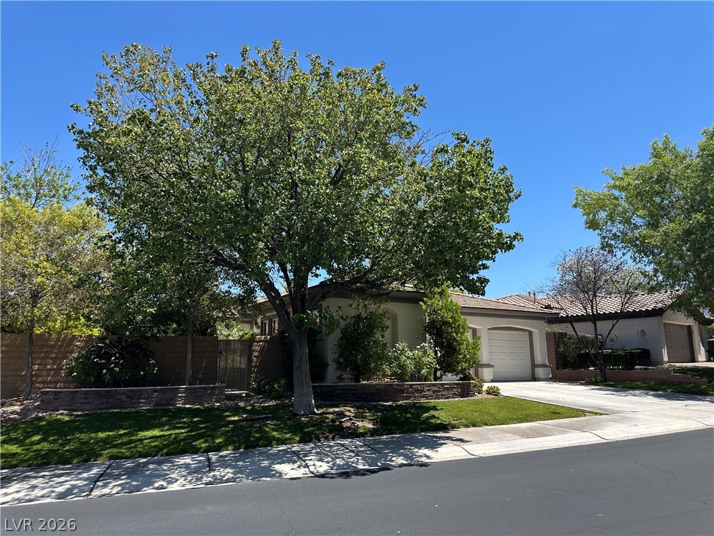 26 Fountainhead Circle