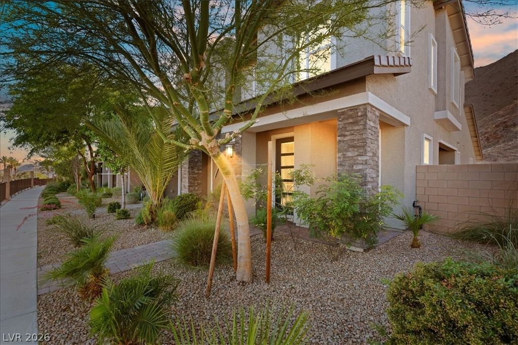 Photo of 40 Kimberlite Drive, Henderson, NV 89011 (MLS # 2774195)