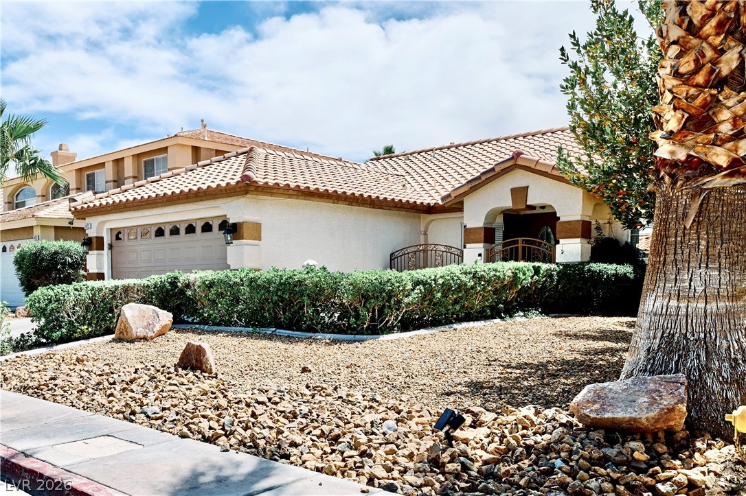 1423 Glassy Pond Avenue