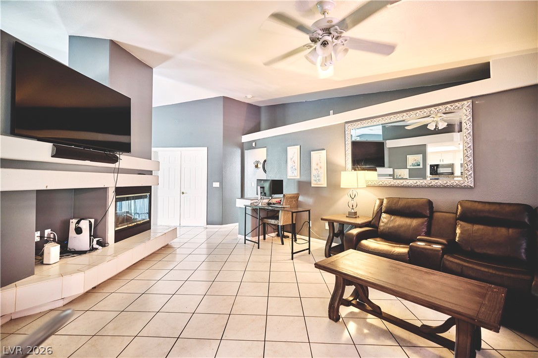 1423 Glassy Pond Avenue