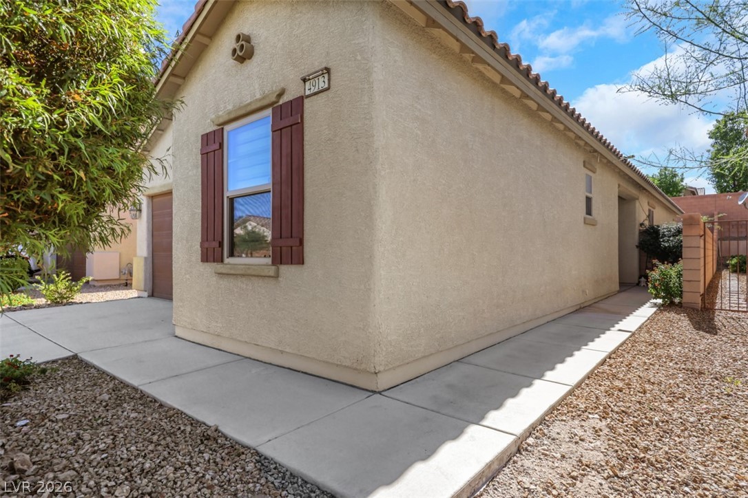 4913 Calabash Tree Court