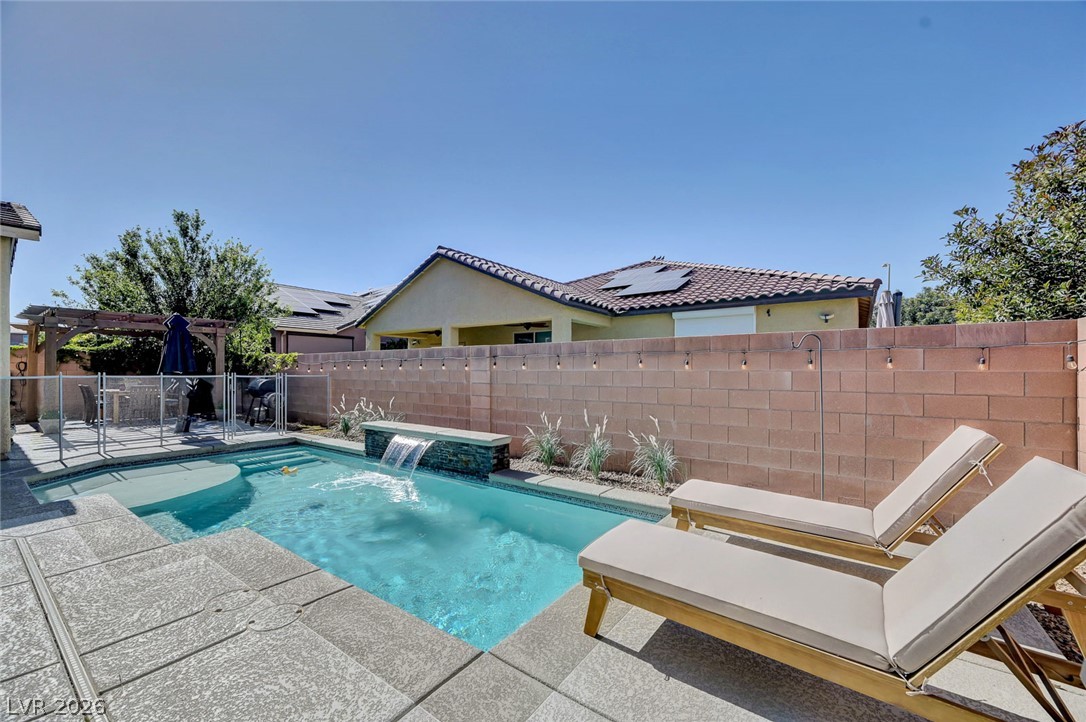 5560 Honey Creek Avenue