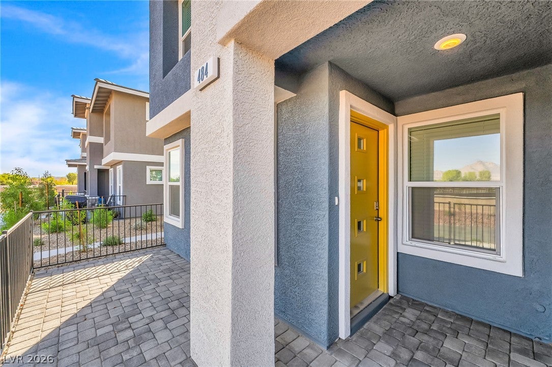 484 Golden Myna Avenue