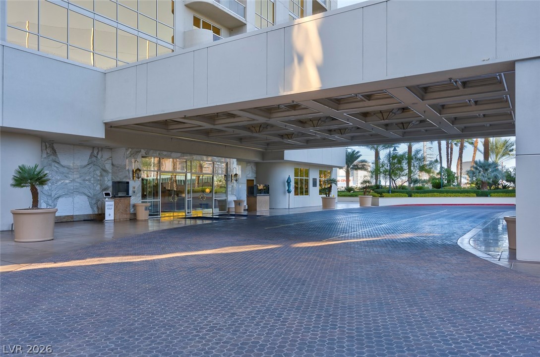 135 E Harmon Avenue 809