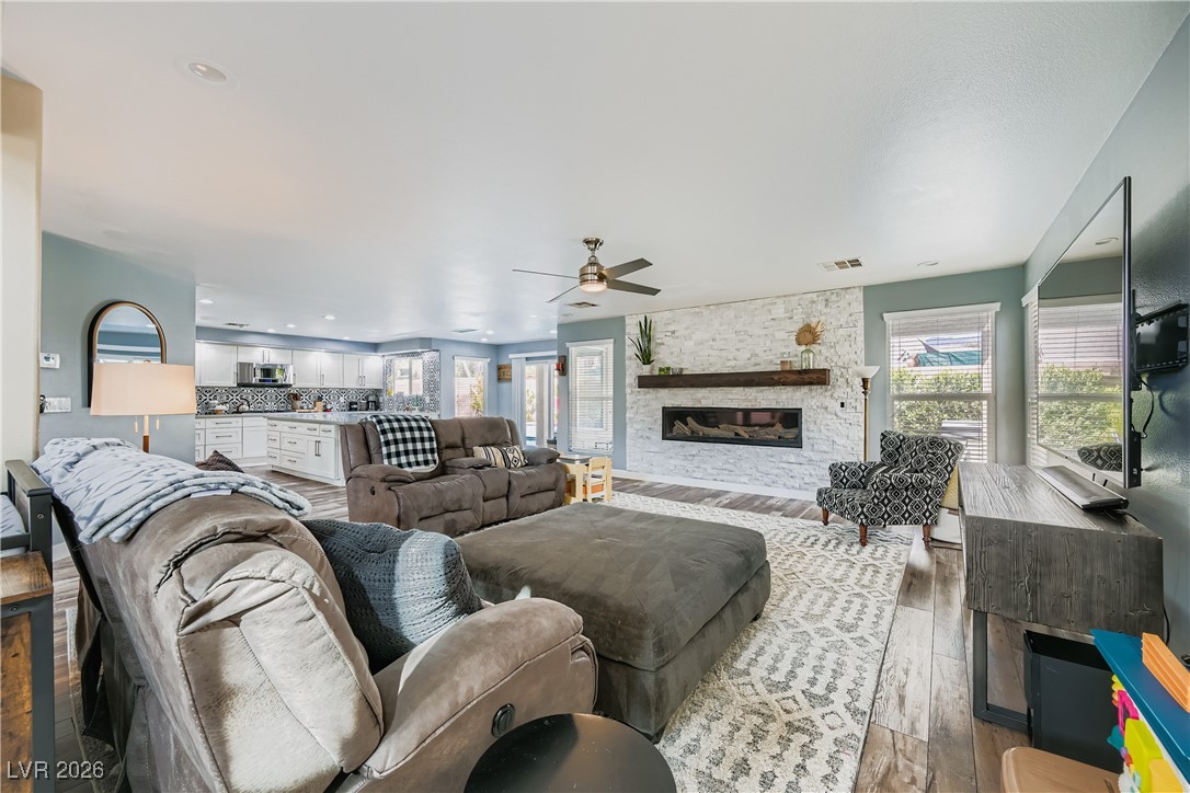 4104 Fabulous Finches Avenue