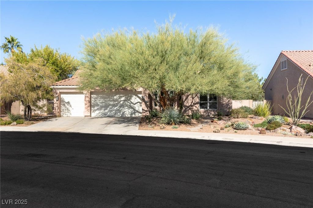 Photo of 264 Chestnut Ridge Circle, Henderson, NV 89012 (MLS # 2737455)