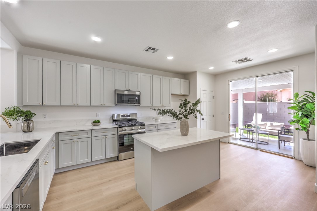 11855 Bella Luna Street
