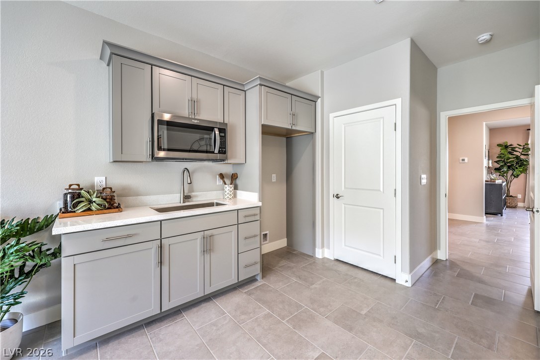 1031 FOX FALCON Street