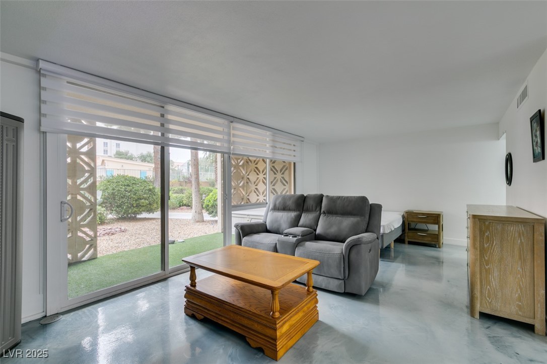 205 E Harmon Avenue 101