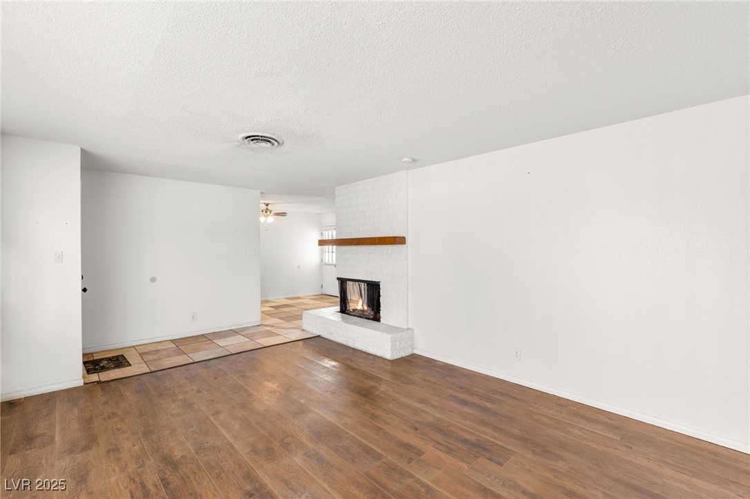 Las Vegas, Nevada 89106, United States, 4 Bedrooms Bedrooms, ,2 BathroomsBathrooms,Residential,Active,208616