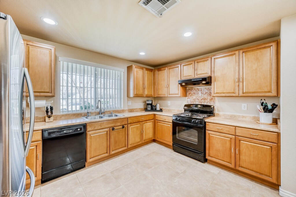 7725 Brilliant Forest Street