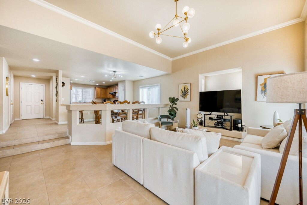 7725 Brilliant Forest Street