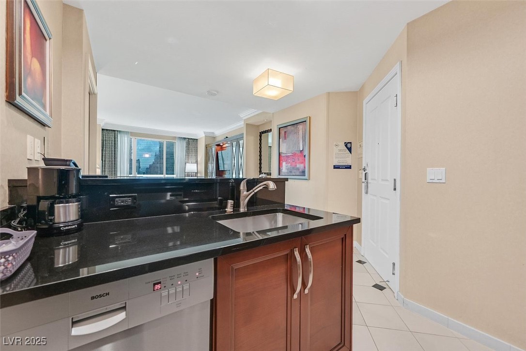 Las Vegas, Nevada 89109, United States, 1 Bedroom Bedrooms, ,2 BathroomsBathrooms,Residential,Active,145925