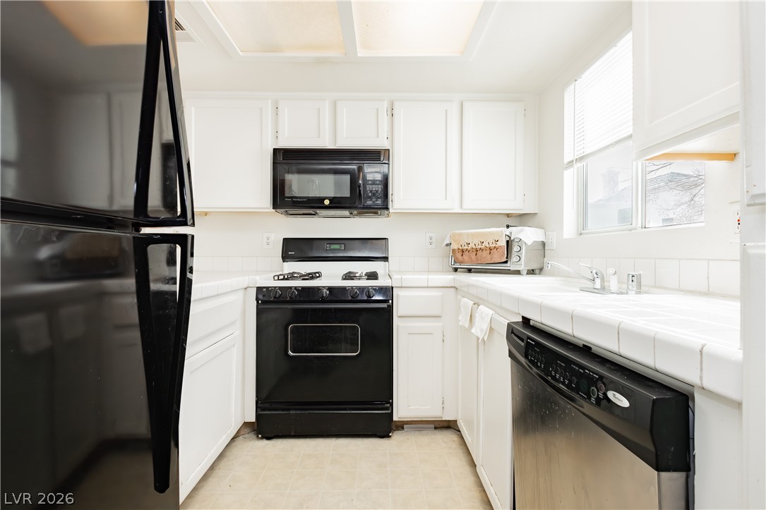 7100 Pirates Cove Road 2090