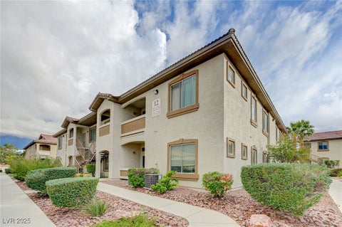 Condo For Sale - 2305 W Horizon Ridge Parkway #1223<br/> Henderson, NV 89052