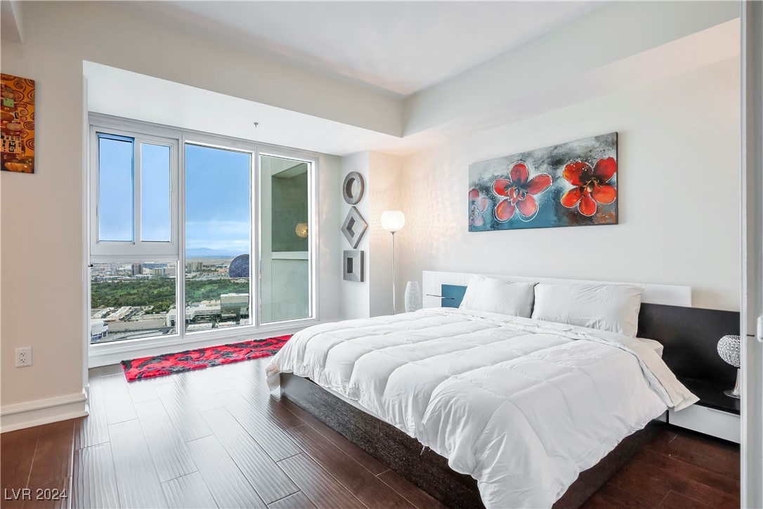Las Vegas, Nevada 89109, United States, 2 Bedrooms Bedrooms, ,3 BathroomsBathrooms,Residential,Active,37844