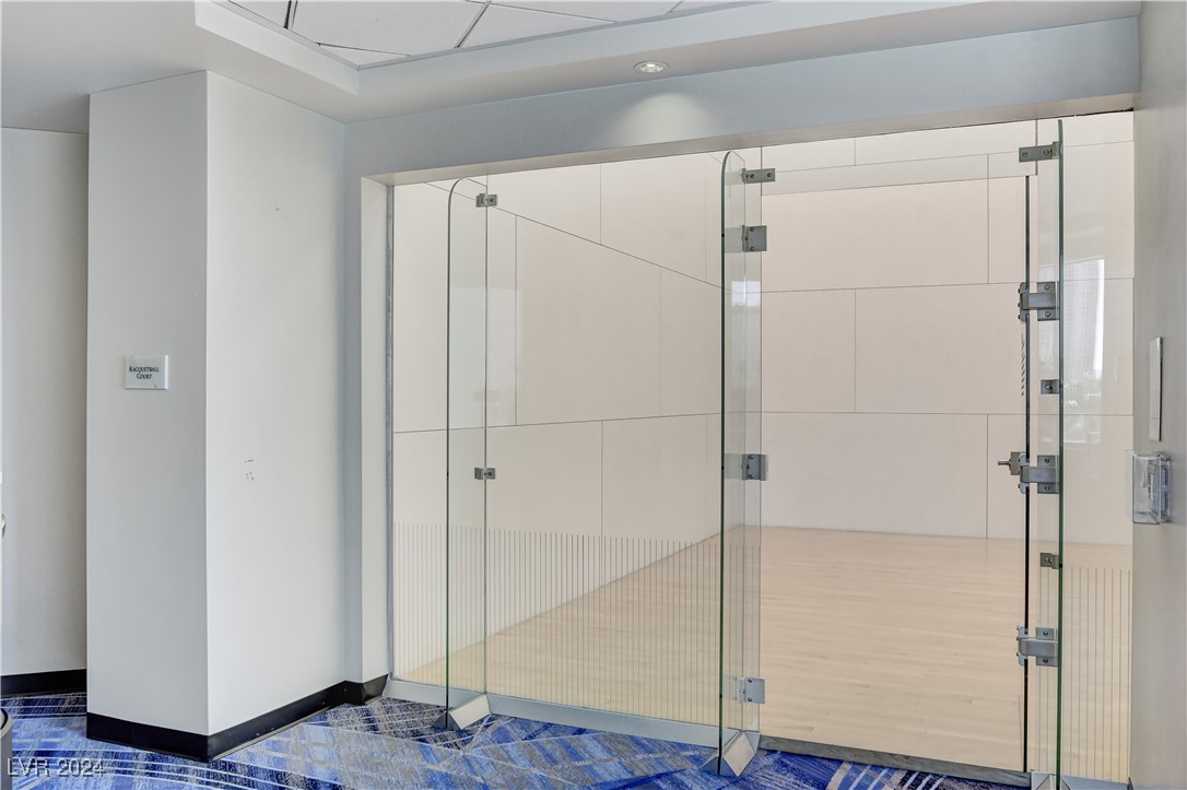 Las Vegas, Nevada 89109, United States, 2 Bedrooms Bedrooms, ,3 BathroomsBathrooms,Residential,Active,37844